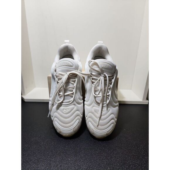 Nike Air Max 720 Shoes in White/Metallic Platinum/Pure Platinum - Picture 2 of 7